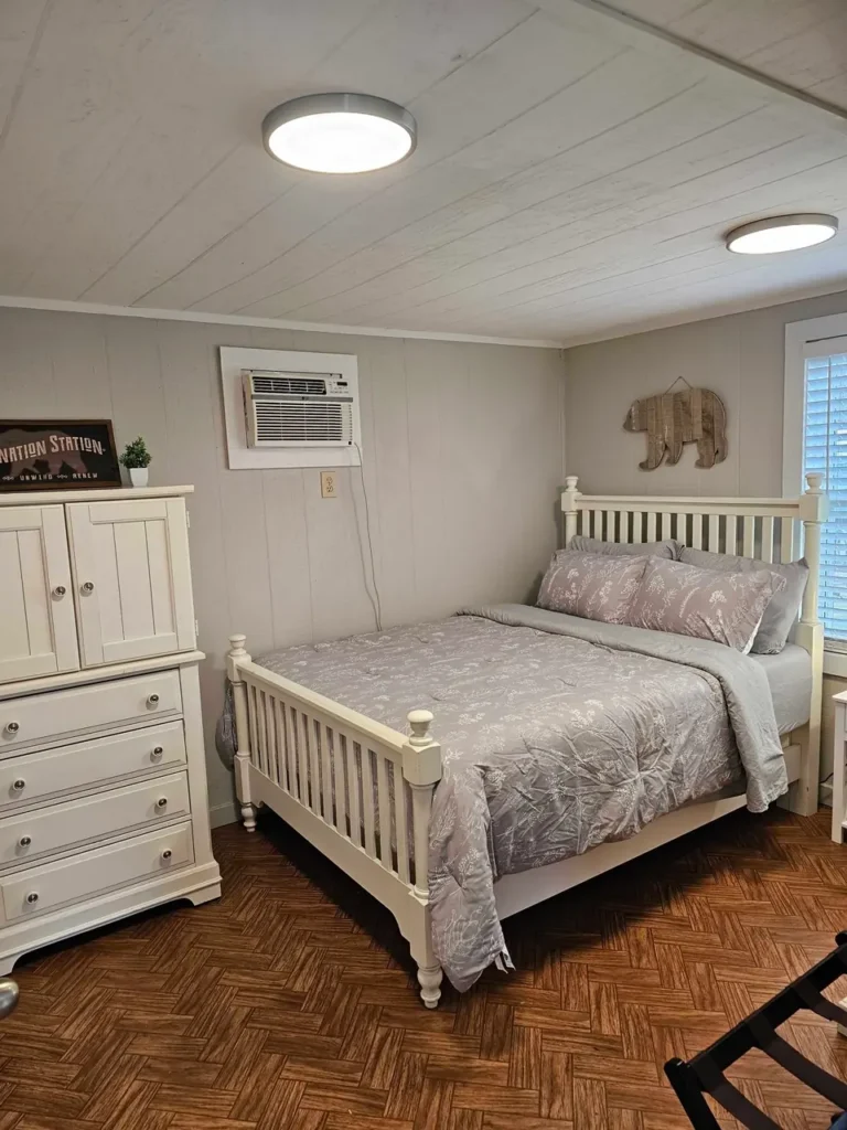 Bedroom in the Modern Woodland Cabin